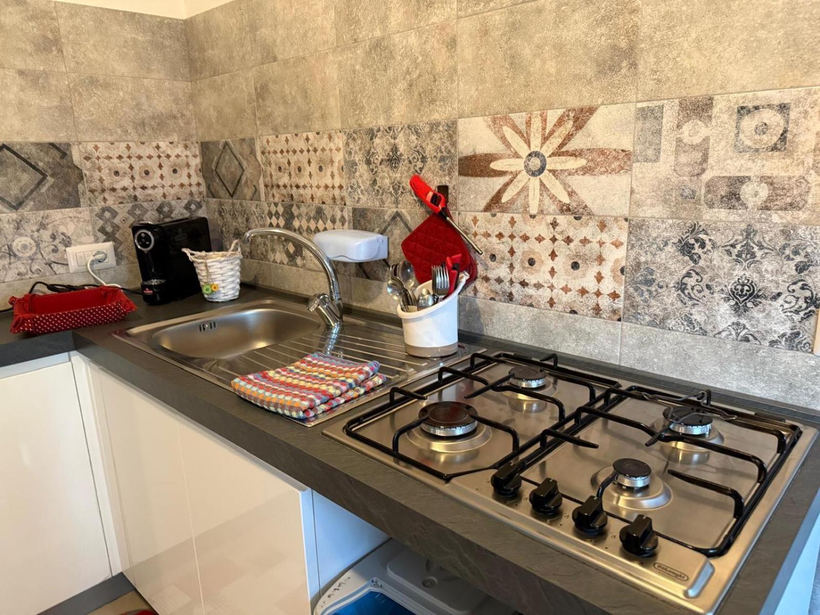 אלגהרו Il Giardino Fiorito Casa Vacanze מראה חיצוני תמונה